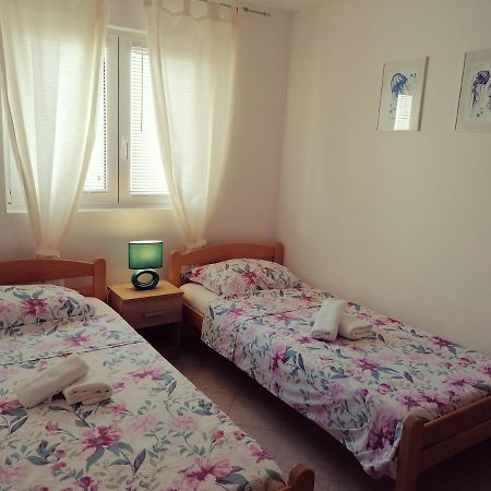 Apartment Vesna วีร์ ภายนอก รูปภาพ