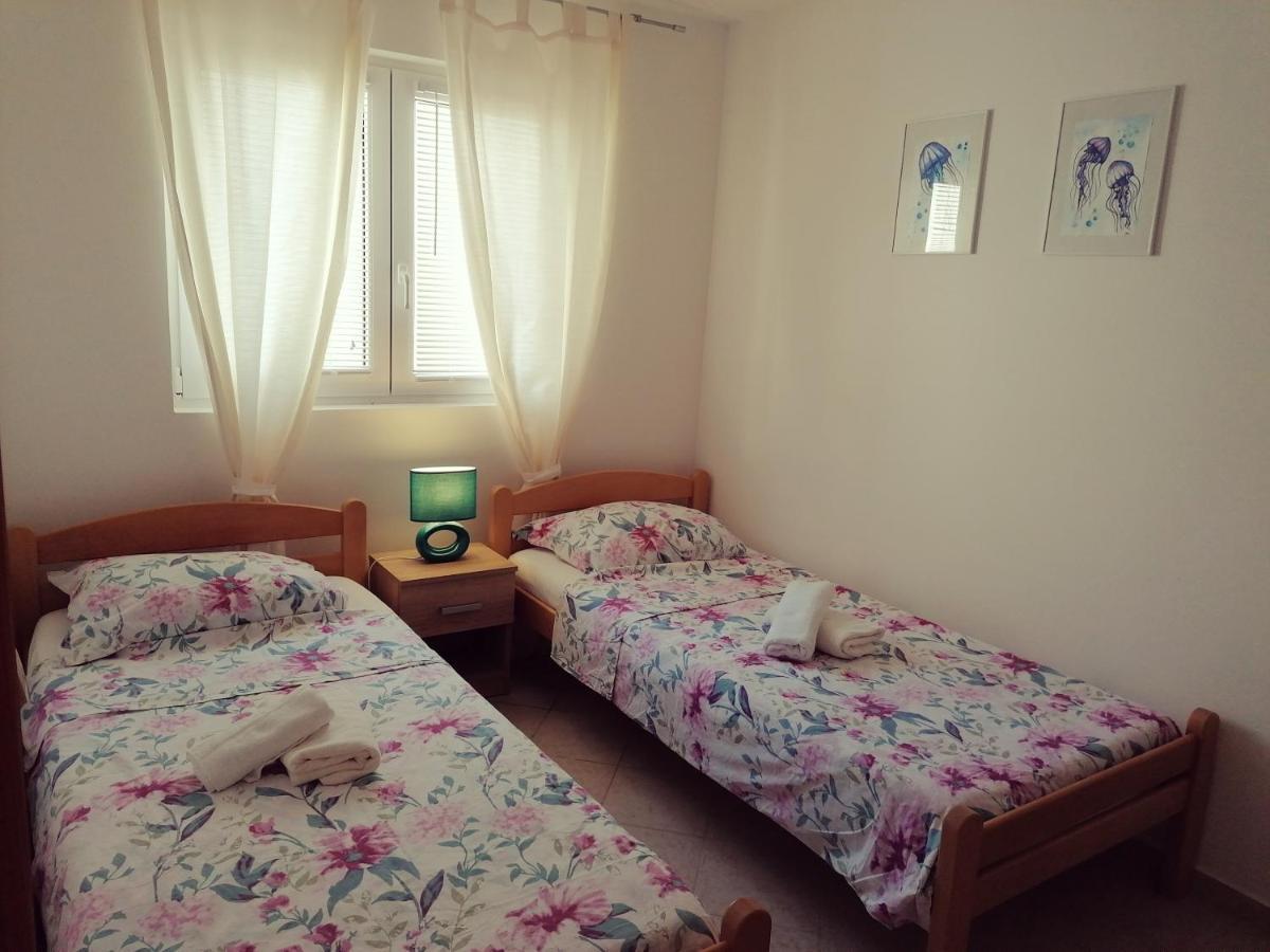 Apartment Vesna วีร์ ภายนอก รูปภาพ