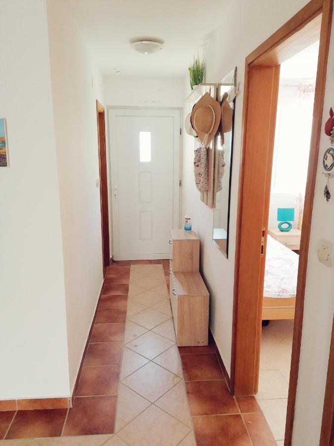 Apartment Vesna วีร์ ภายนอก รูปภาพ