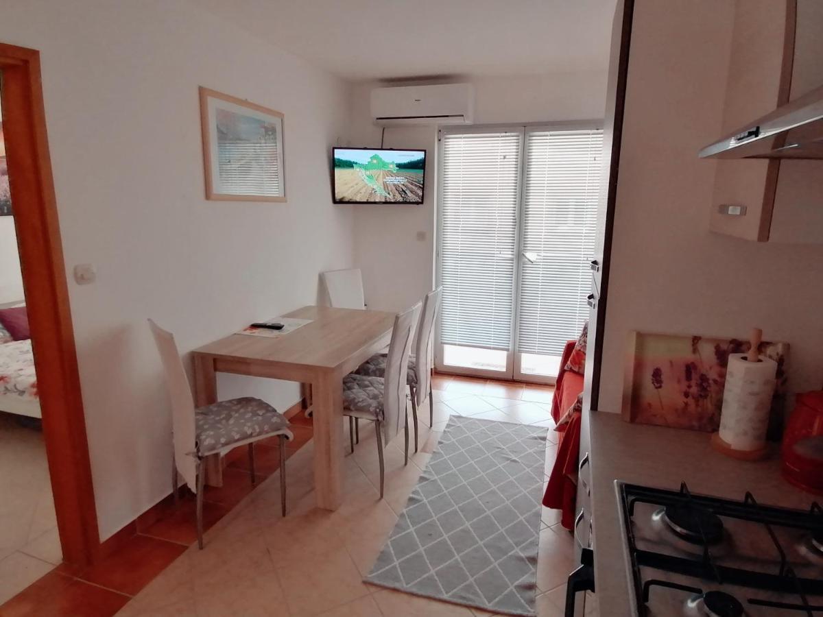 Apartment Vesna วีร์ ภายนอก รูปภาพ
